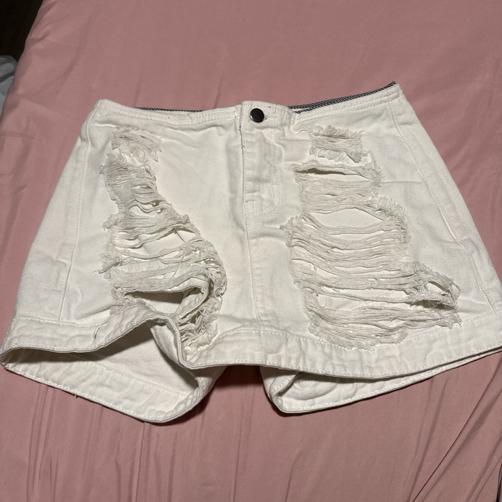 Trendy White Ripped Denim Shorts